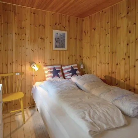 Vakantiehuis Two-bedroom Holiday In Vaggerlose *